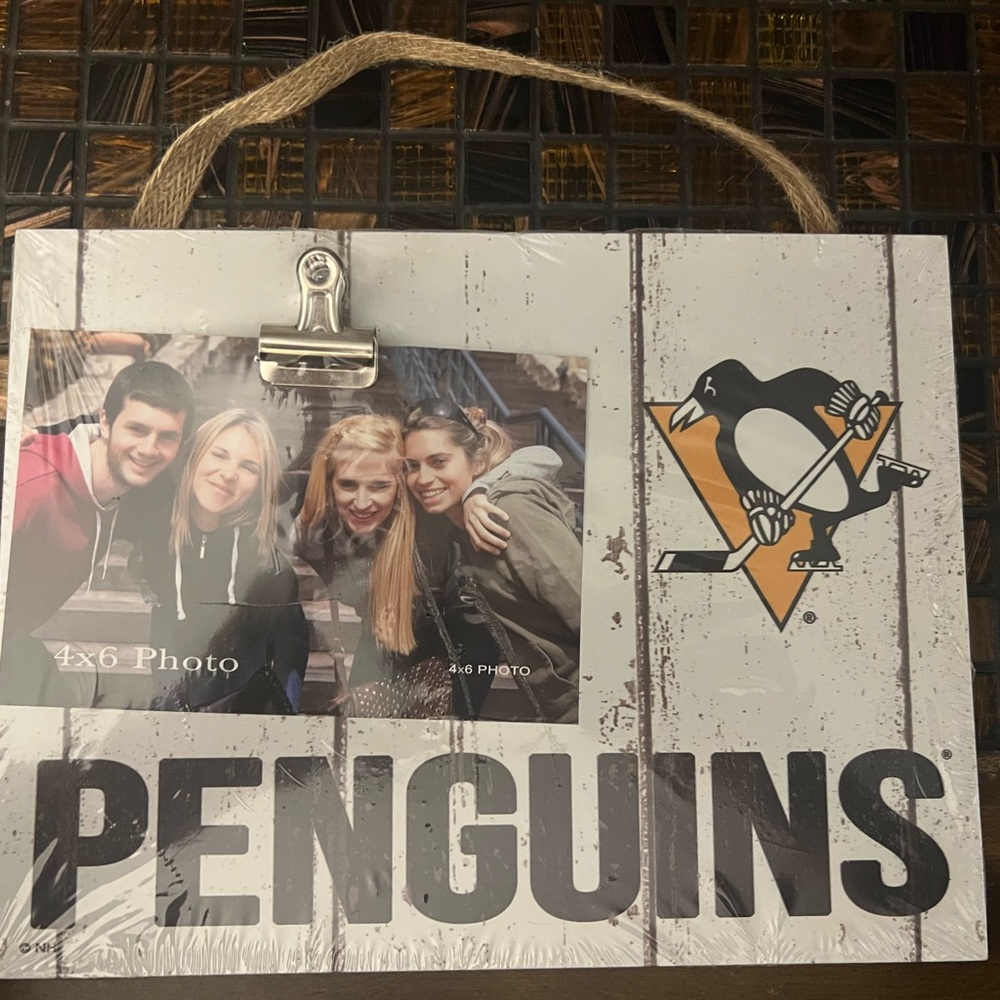 Penguins Photo Clip Frame - Black and White